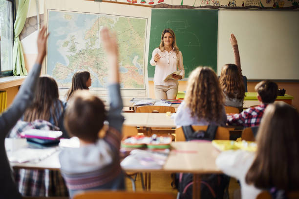 ai sẽ trả lời câu hỏi của tôi? - teacher hình ảnh sẵn có, bức ảnh & hình ảnh trả phí bản quyền một lần